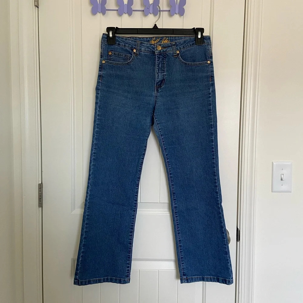 EUC | Bill Blass women’s medium wash stretch bootcut jeans — size 6 petite